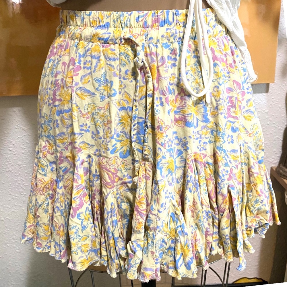 Aeropostale feminine Mini Skirt Cottagecore Womens Floral Ruffle  M Yellow